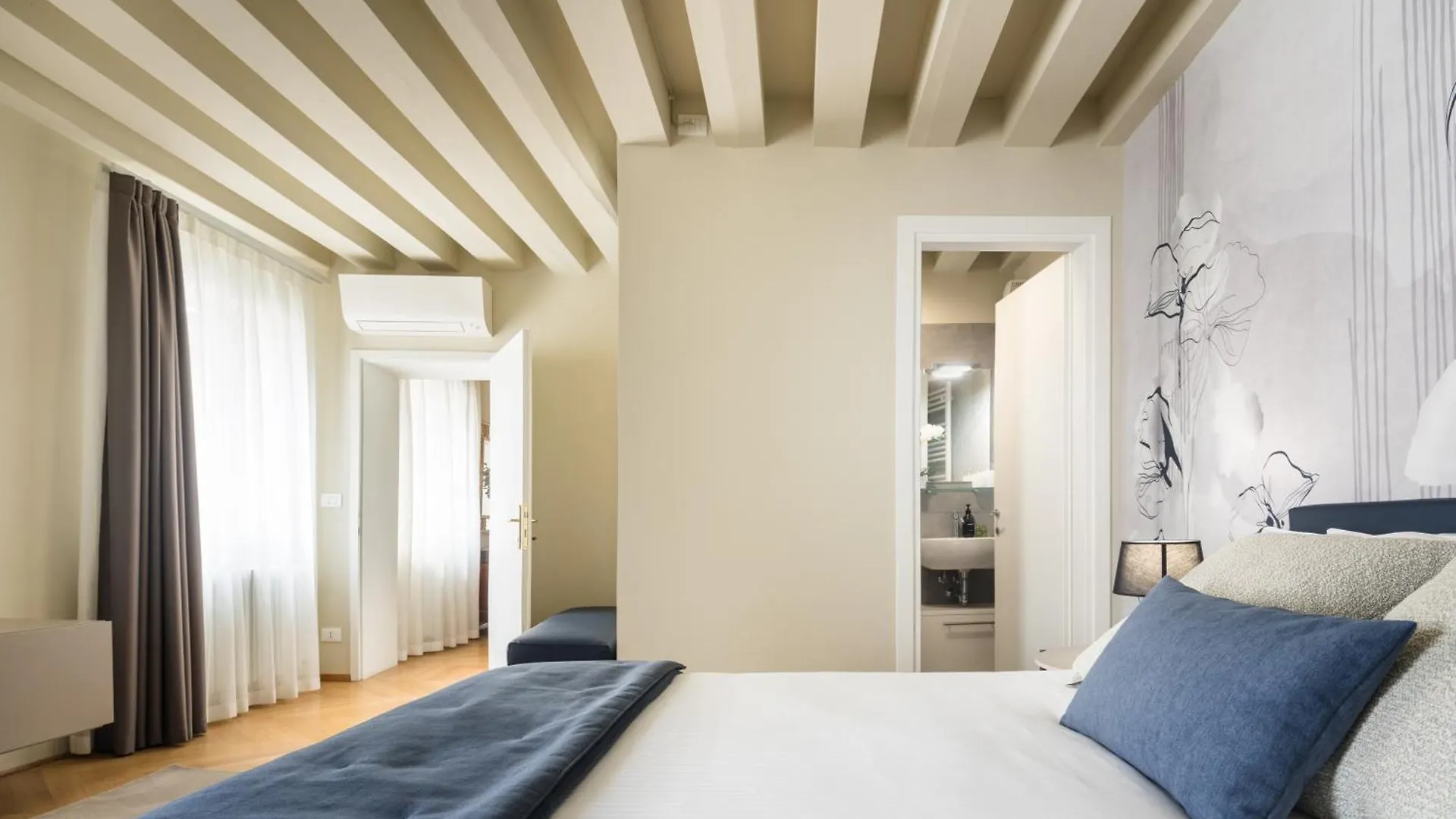 San Giovanni E Paolo Canal View Apartment R&R Venice