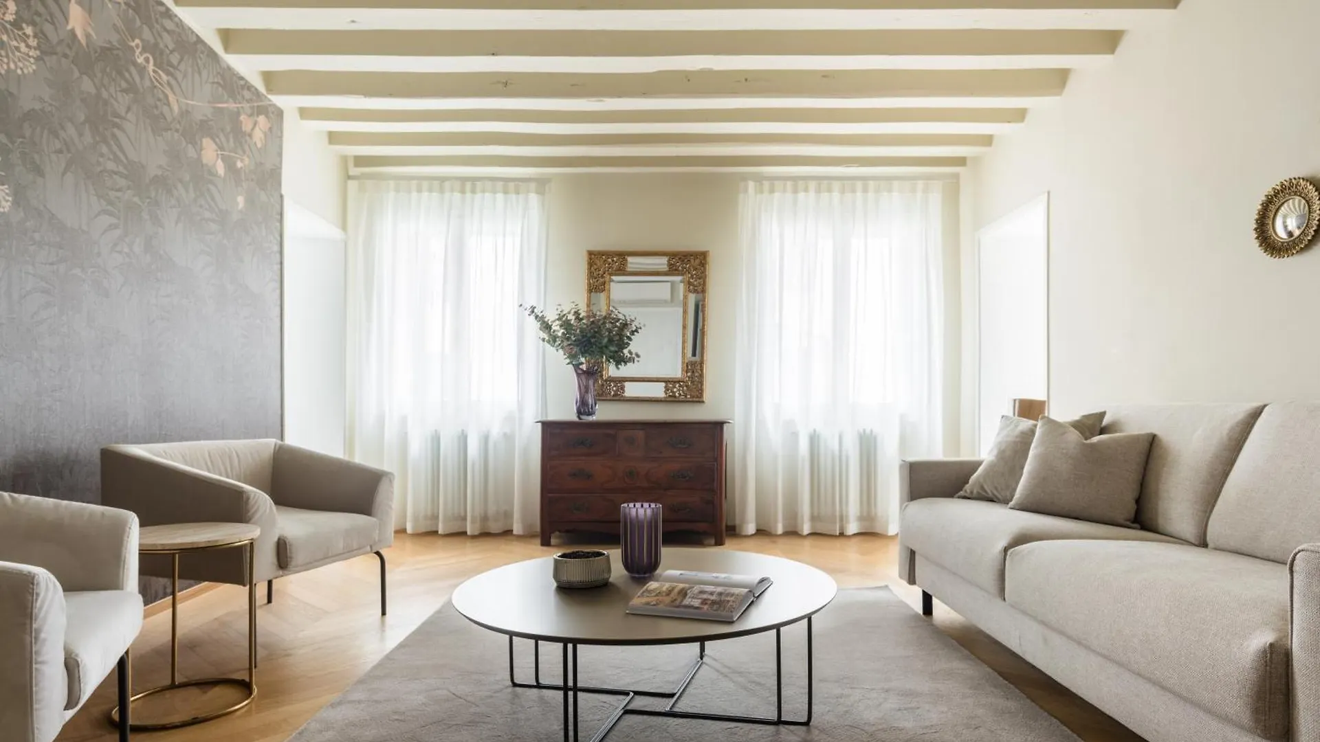 San Giovanni E Paolo Canal View Apartment R&R Venice Italy
